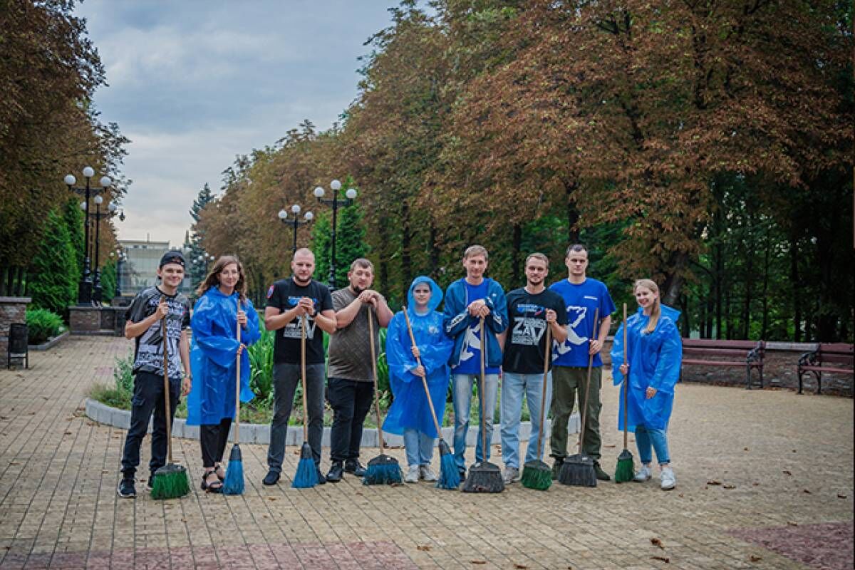 Молодёжные инициативы – на благо родного города: аллеи парка имени Щербакова засияли чистотой
