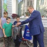 Юрий Крячко принял участие в акции «Собери ребенка в школу»