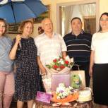 Единороссы Тбилисского района поздравили старейшего члена партии с Днем рождения