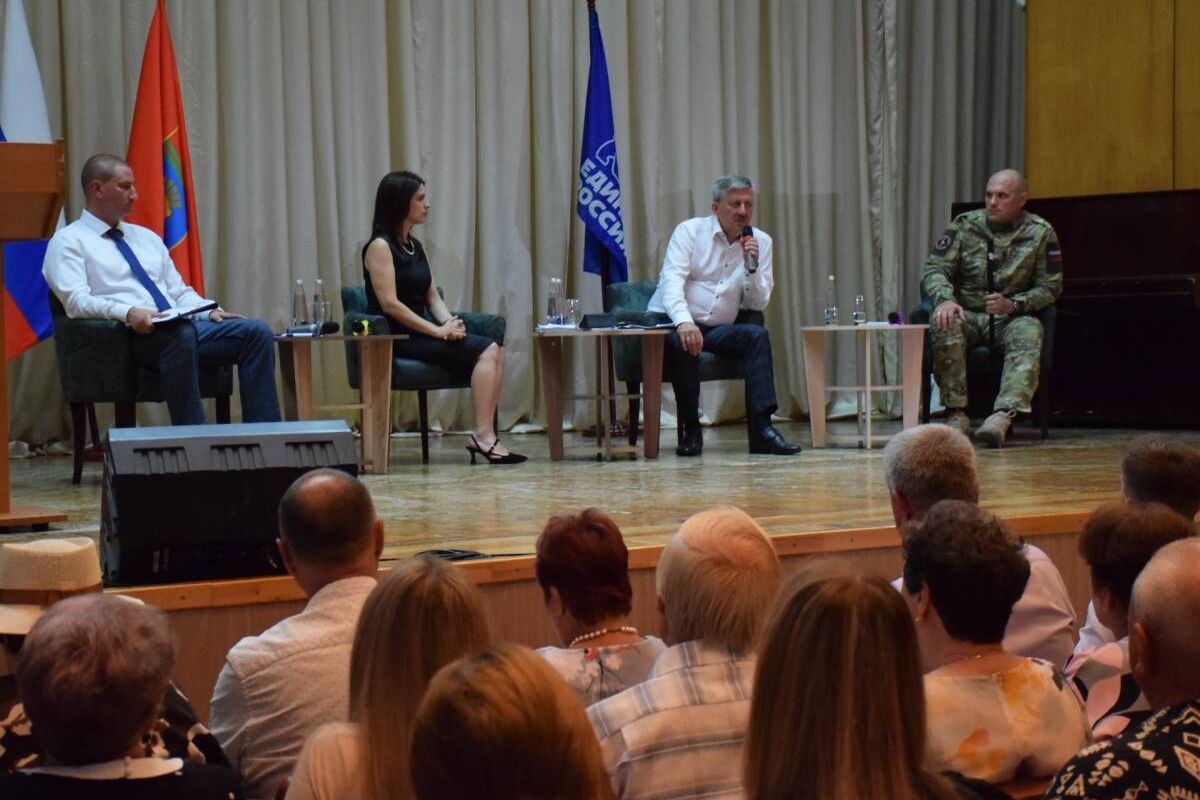 Кандидаты от партии, вошедшие в общемуниципальную тройку, встретились с  жителями Красноармейского района