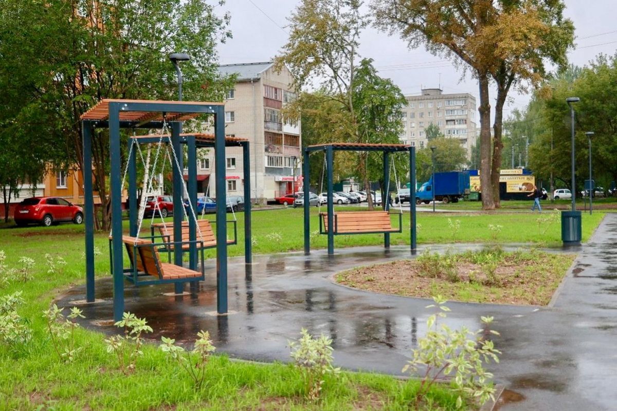 Детский городок, спортивная площадка и территория для выгула собак появились в благоустроенном сквере рядом с бульваром им. Коноваленко в Нижнем Новгороде