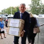 Медики передали гуманитарную помощь в Курскую область