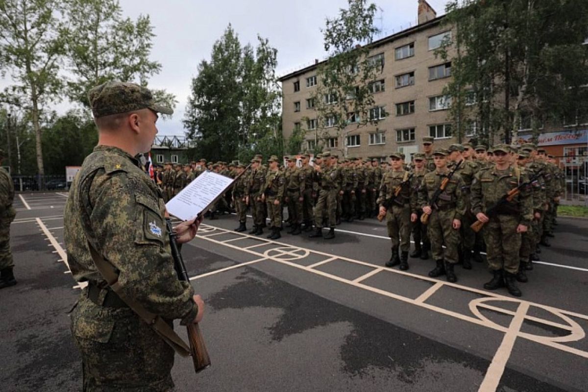 В Архангельске приняли присягу 100 курсантов военно-учебного центра САФУ