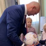 Депутат Дмитрий Глушко оказал помощь семьям с детьми