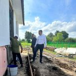 Партийный десант проверил ход капремонта врачебной амбулатории в деревне Яныши Чебоксарского округа