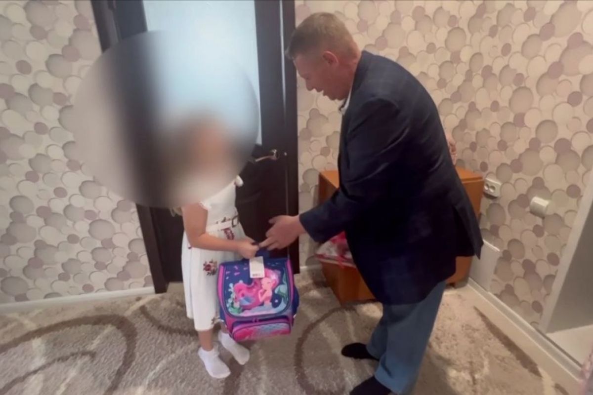 Николай Панков помог собраться в школу детям участников СВО