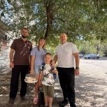 «Собери ребенка в школу»: 7-летний Матвей из Сватово получил рюкзак и канцелярию к школе