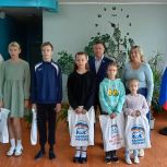 Депутат Госсобрания Алексей Федьков принял участие в акции "Собери ребёнка в школу"