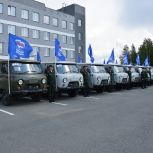 Владимир Якушев вместе с фондом «Ветераны СВО и КТО» передали из Екатеринбурга автомобили УАЗ военнослужащим Центрального военного округа
