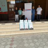 Сторонники партии провели акцию "Лучший друг"