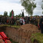 «Они подарили нам память». «Вахта памяти» в Духовщинском округе завершилась захоронением поднятых бойцов
