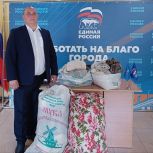 Барнаульцы приносят посылки на передовую в общественные приемные «Единой России»