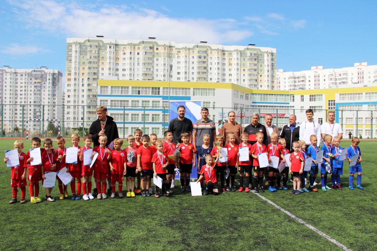 В День физкультурника в Курске сразились команды юных футболистов: спортивные, сильные и мощные!