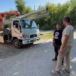 В Луганске по народной программе монтируют уличное освещение