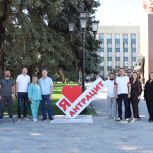 Делегация Ставропольского края передала школьные подарки детям Антрацитовского округа в рамках акции «Собери ребёнка в школу»