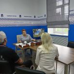 "Школа ЖКХ" разбиралась с контейнерной площадкой и жалобами на курильщиков