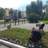Активисты Ленинского местного отделения партии «Единая Россия» приняли участие во Всероссийской акции «Помощь школам»