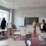 Единороссы проверили ход работ в новом корпусе лицея №410 в Пушкине