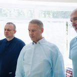 Аркадий Фомин посетил пострадавших в результате ЧП на заводе в поселке Лесной, которые госпитализированы в ОКБ