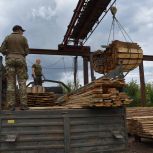 Из Липецкой области в зону СВО отправили строительные и пиломатериалы