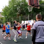 Экстремальный забег, зарядка с чемпионом, баскетбол на колясках: спортивные мероприятия «Единой России» объединили тысячи жителей регионов
