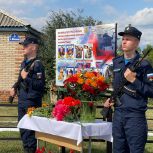 Партийцы «Единой России» открыли в селе Дробышево мемориальный стенд