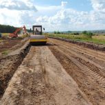 В Верхнеуслонском районе ремонтируют автодорогу