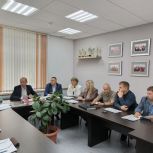 Депутаты Собрания депутатов Саткинского муниципального округа, в том числе фракции «Единой России», провели совместное заседание комиссий по финансам, бюджету и экономической политике, а также по жилищно-коммунальным вопросам и экологии
