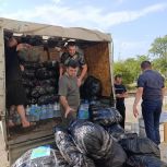 «Единая Россия» помогает в доставке грузов в зону СВО