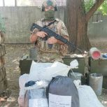 Активисты партии «Единая Россия» передали маскировочные сети для бойцов на Запорожском направлении