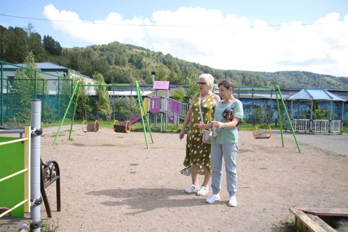 По ситуации с детской площадкой на улице Барнаульской в Горно-Алтайске сообщаем: