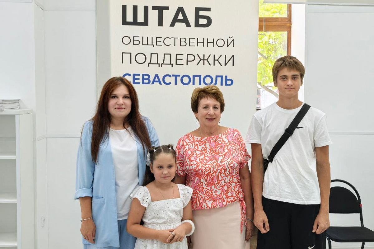 Екатерина Алтабаева принимает участие в акции «Собери ребенка в школу»