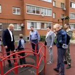 Единороссы продолжают контроль и приемку работ по благоустройству в округе №12