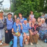 Танцевали, тянули канат и пели: «Летние вечера» вновь объединили старшее поколение во Владивостоке