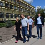В Добровском округе липецкие единороссы оценили ход работ по капремонту и строительству социальных объектов