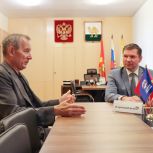 Заместитель секретаря регионального отделения партии «Единая Россия» Сергей Буяков провёл встречу с координатором партийного проекта «Городская среда» в Челябинской области Владиславом Макаровым