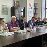 Реабилитация бойцов СВО, оформление льгот для многодетных семей, трудоустройство людей с ОВЗ: «Единая Россия» и Минтруд провели прямую линию по социальным вопросам