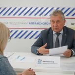 Дороги, детский спорт и силовой экстрим: Александр Романенко провел личный прием граждан