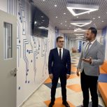 Единороссы Петроградского района проверили готовность к началу нового учебного года школы № 3 после реконструкции