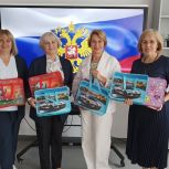 Елена Чечунова передала канцелярские наборы семьям Староуткинска