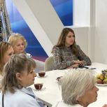В Штабе общественной поддержки «Единой России» мамам и женам участников СВО рассказали о традициях празднования Спасов