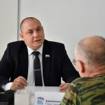 Павел Авкопашвили помогает жителям Барнаула решать коммунальные проблемы
