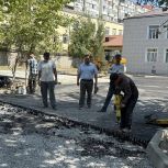 Депутат НС РД Осман Булатов проверил ход ремонта на территории школы №28 Махачкалы