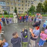 Центральное местное отделение партии «Единая Россия» проняло участие в празднике двора