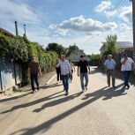 Партийный десант проверил ход капитального ремонта участка дороги от улицы Керамзавода до улицы Роща