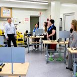 Партийцы Нефтеюганска оценили готовность школ к новому учебному году