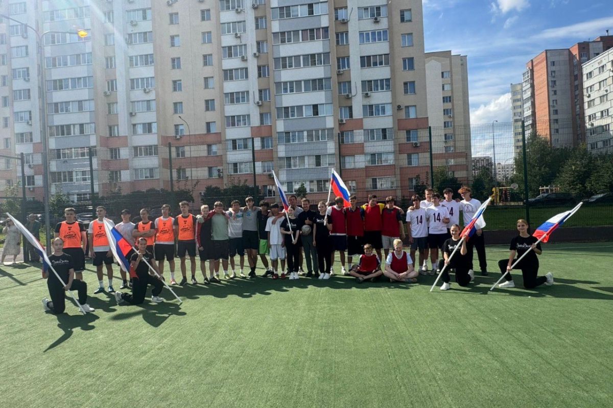 В Ленинском районе г. Пензы прошли футбольные соревнования, посвященные Дню Государственного флага Российской Федерации