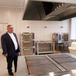 Завершающийся капремонт псковской школы №13 оценил Алексей Севастьянов