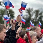 День Государственного флага РФ: партийцы присоединились к масштабной патриотической акции
