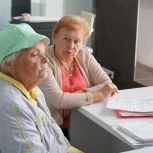 Пожилые жители Алтайского края получают юридическую помощь в штабе общественной поддержки «Единой России»